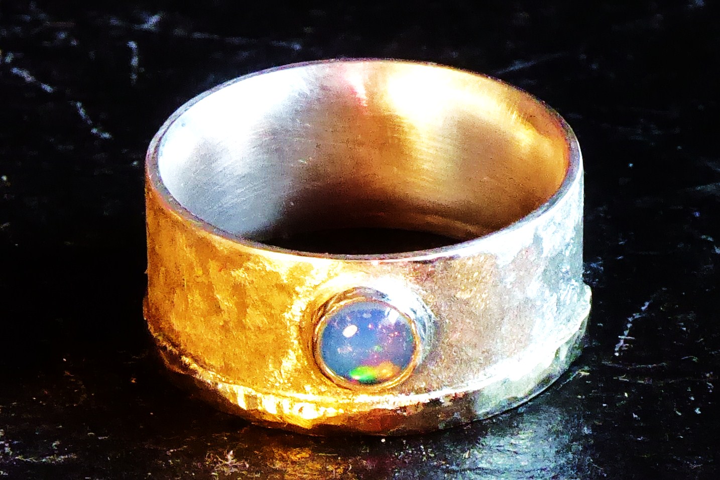 Indonesischer Opal Bandring Silber + 333 Gold